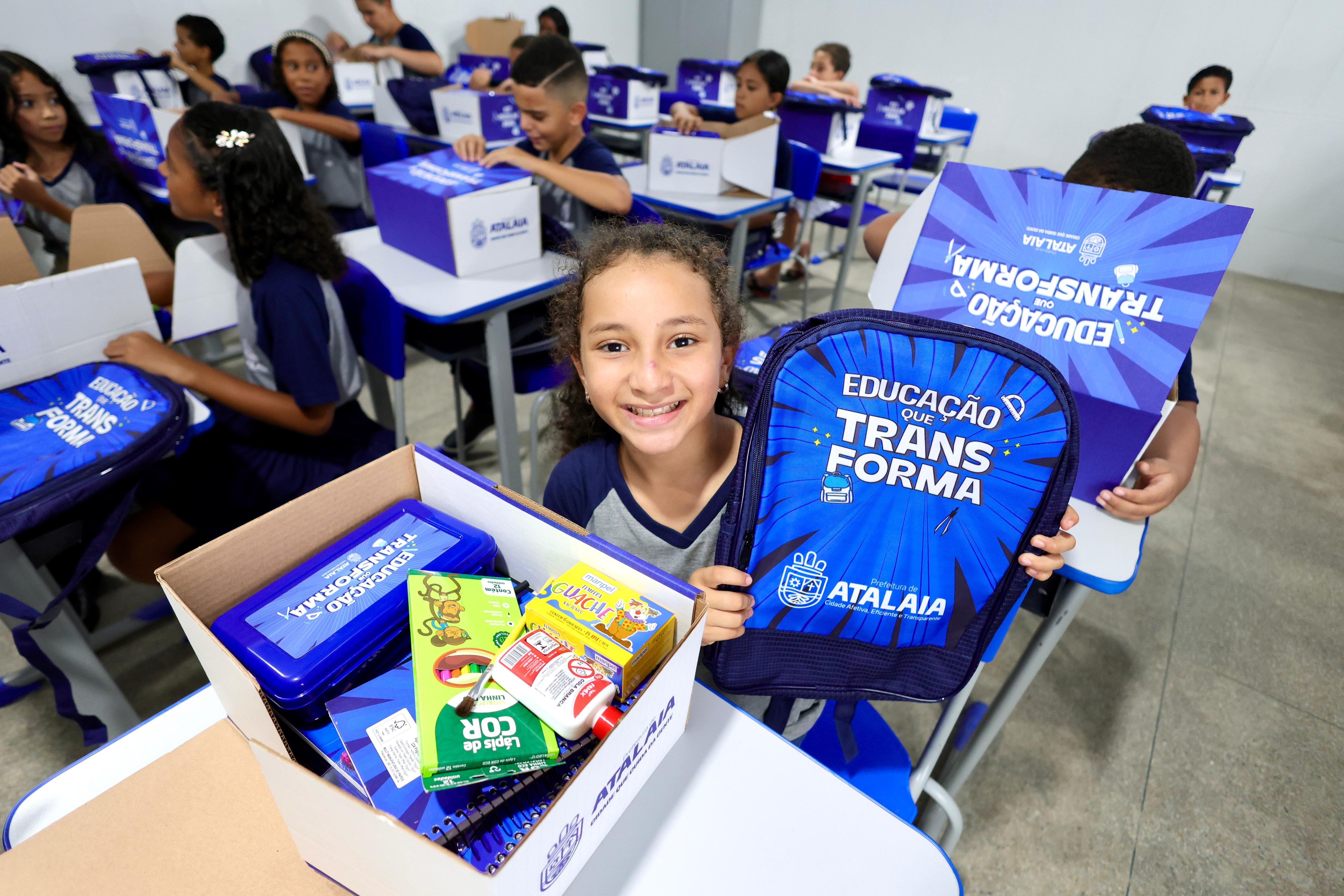 Educação em ação: Atalaia inicia nesta segunda-feira (4) cronograma de entrega de kits e fardamento